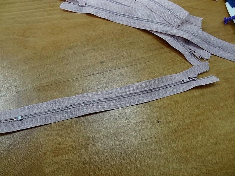 Fermeture eclair rose poudre 20 cm 11