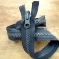 Fermeture eclair separable grise maille moulee 1 