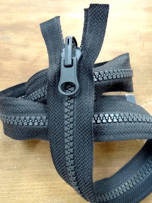 Fermeture eclair separable grise maille moulee 1 