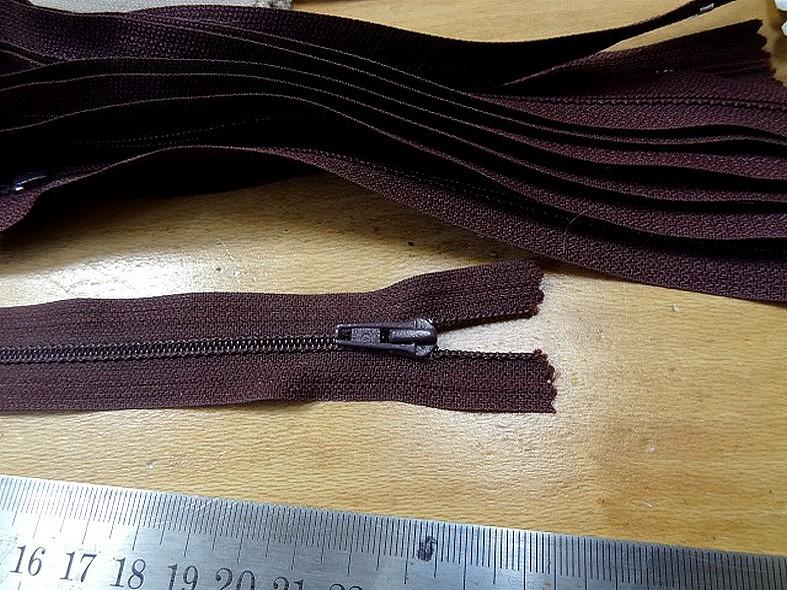 Fermeture eclair teinte bourgogne 18 cm 8