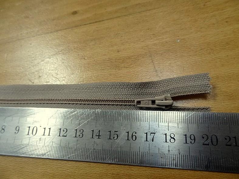 Fermeture eclair teinte chataigne clair 18 cm 4