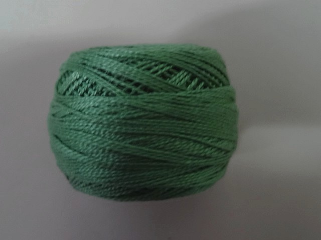 Fil coton perle dmc 320 vert lichen