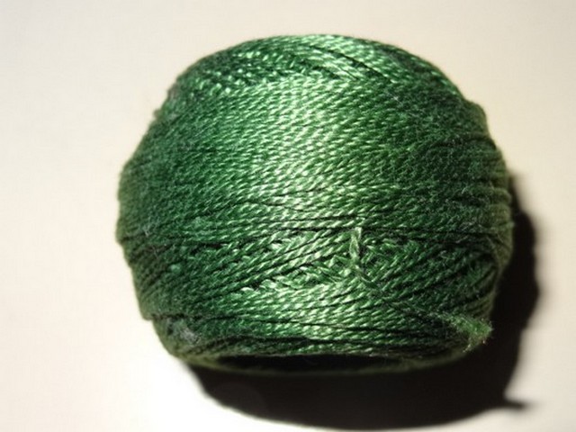 Fil coton perle dmc 3345 vert poireau 2