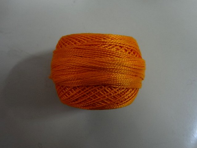 Fil coton perle dmc 740 orange 2