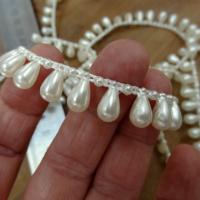 Fil de perles en goutte blanc casse nacre 3