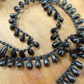 Fil de perles en goutte noir 1