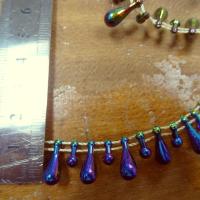 Fil de perles en gouttes arc en ciel 1 