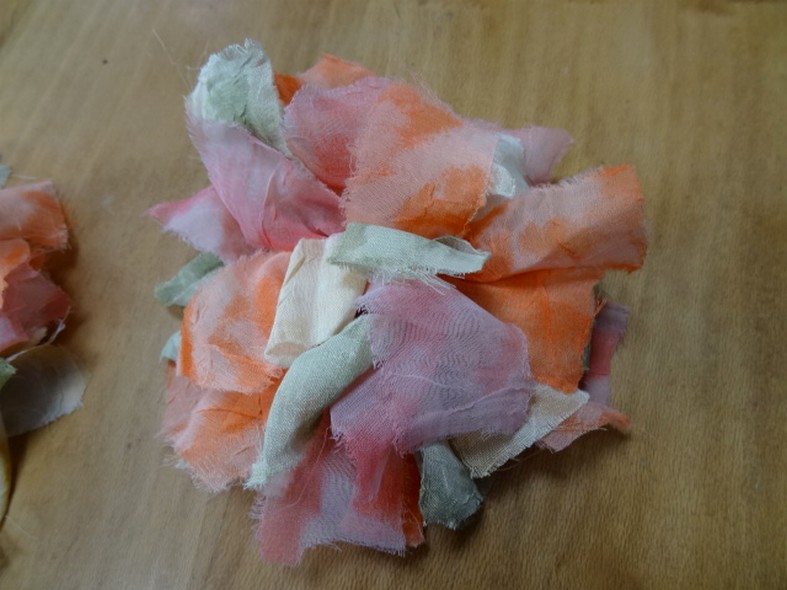 Fleur a coudre en mousseline orange rose vert 1