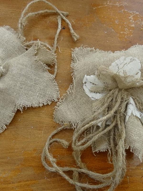 Fleur a coudre lin et dentelle blanche 3 