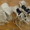 Fleur a coudre lin et dentelle noire 1 