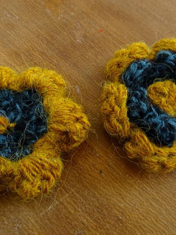 Fleur a coudre mohair ocre bleu canard 1 