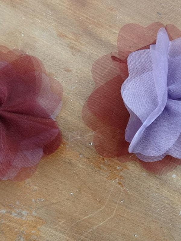 Fleur a coudre mousseline lie de vin orchidee 1 