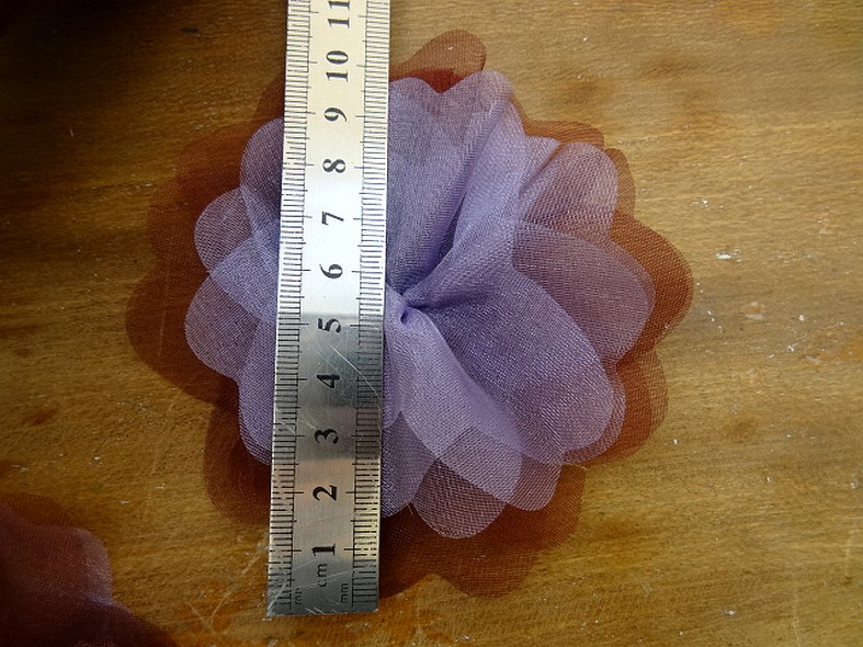 Fleur a coudre mousseline lie de vin orchidee 2