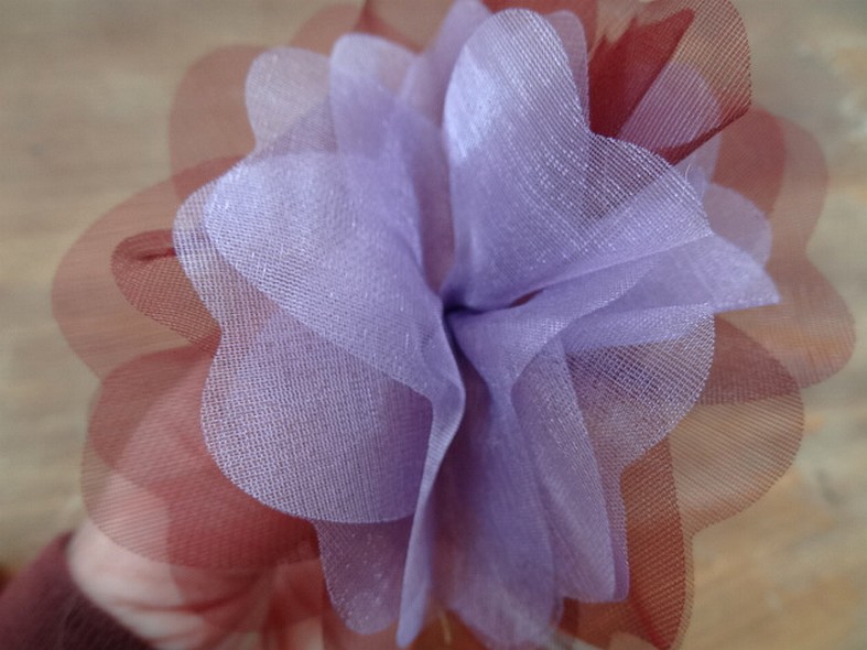 Fleur a coudre mousseline lie de vin orchidee 3