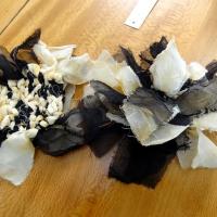 Fleur de mousseline beige et noire 1 