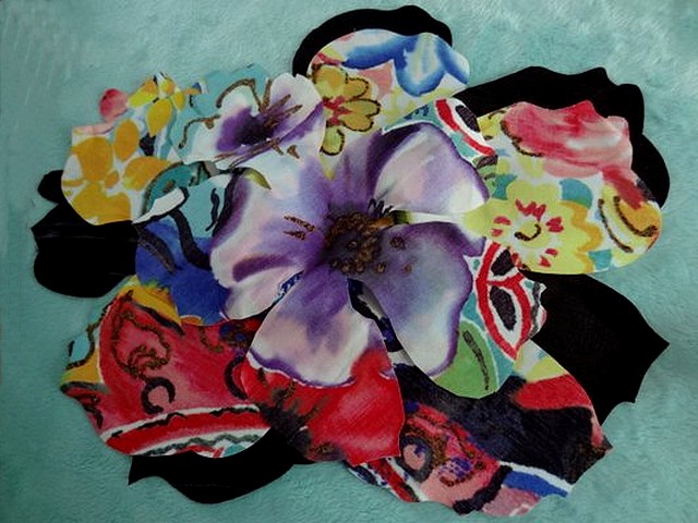 Fleur tissu noir plisse decoupe laser 4