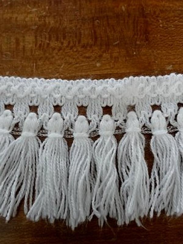 Frange pompons blancs en laine 1 