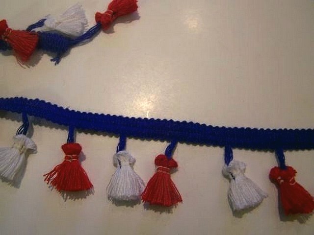 Frange pompons tricolore 1