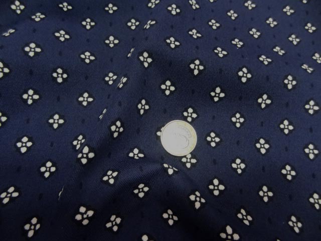 Gabardine coton lycra motif fleurs provencales fond marine 1