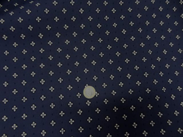 Gabardine coton lycra motif fleurs provencales fond marine 2