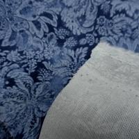Gabardine motif classique fond bleu de prusse et guede 1 