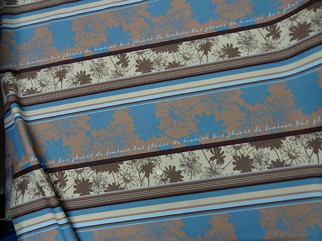 Gabardine rayee fleurie les fleurs du bonheur 2