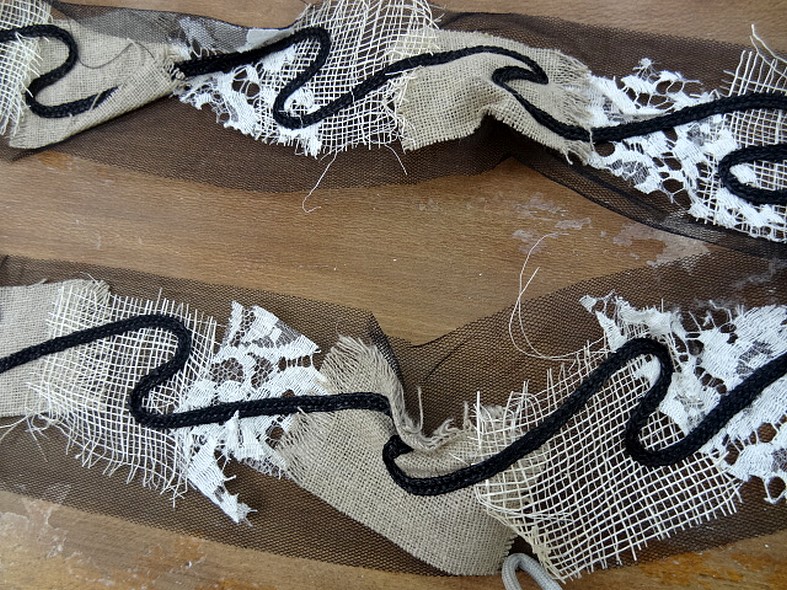 Galon ariane resille noire lin et dentelle 1