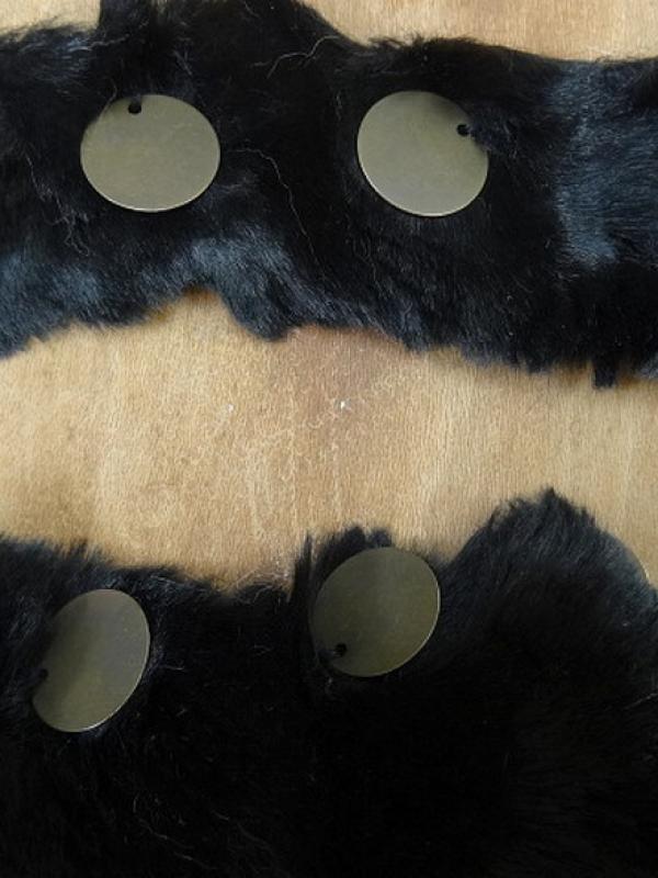 Galon beyla fausse fourrure noir et sequins laiton vieilli