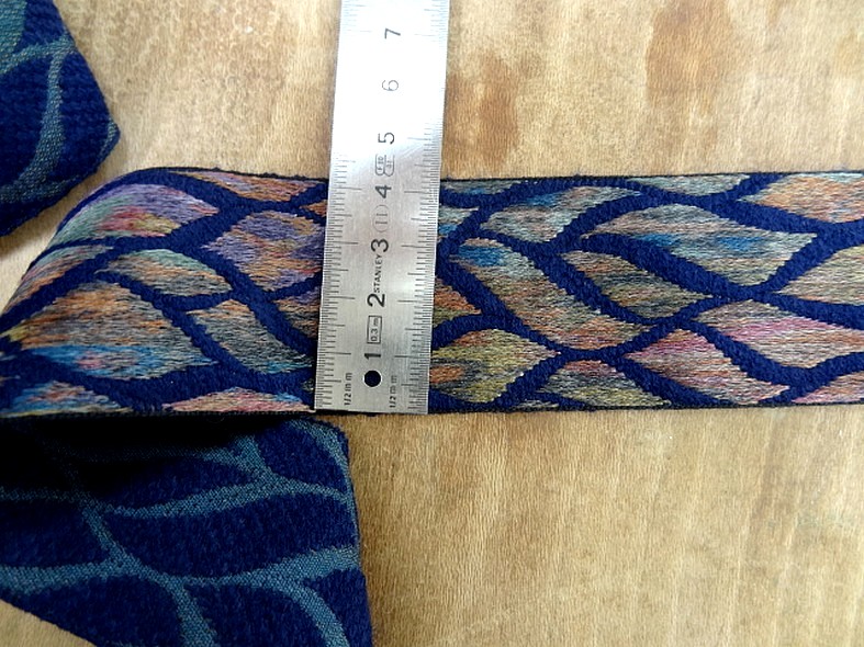 Galon bleu saphir feuillage multicolore 1