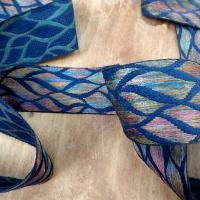 Galon bleu saphir feuillage multicolore 3 