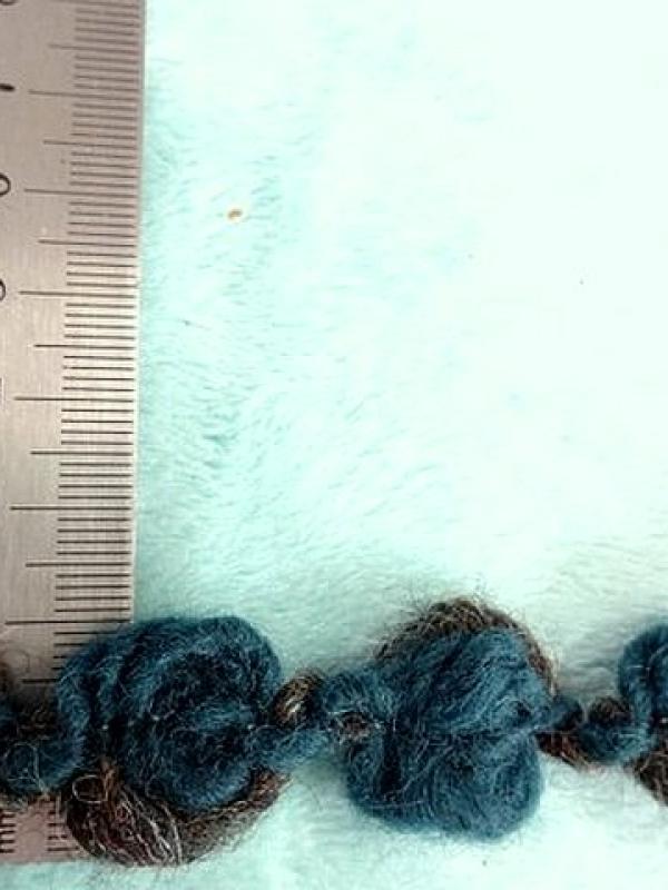 Galon boutons de roses bleu canard 2 
