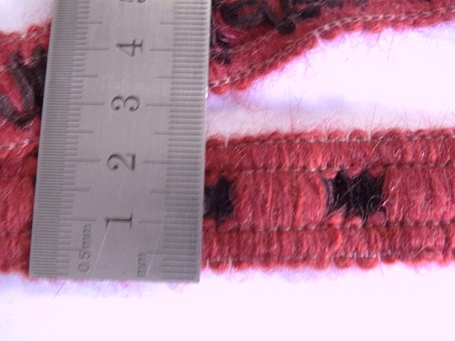 Galon cache cache framboise noir 2