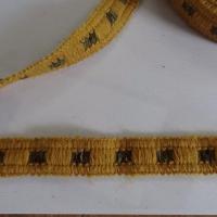 Galon cache cache ocre et vert anglais01 1