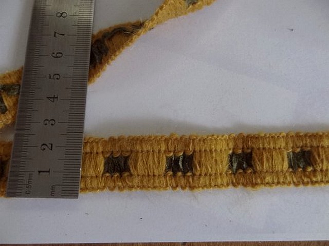 Galon cache cache ocre et vert anglais01 2