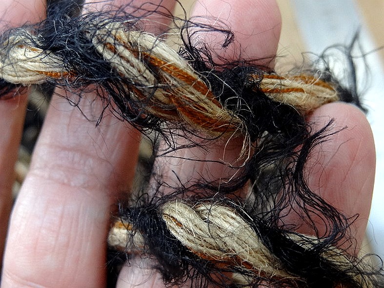 Galon cordelette roulottee laine beige et noir 2