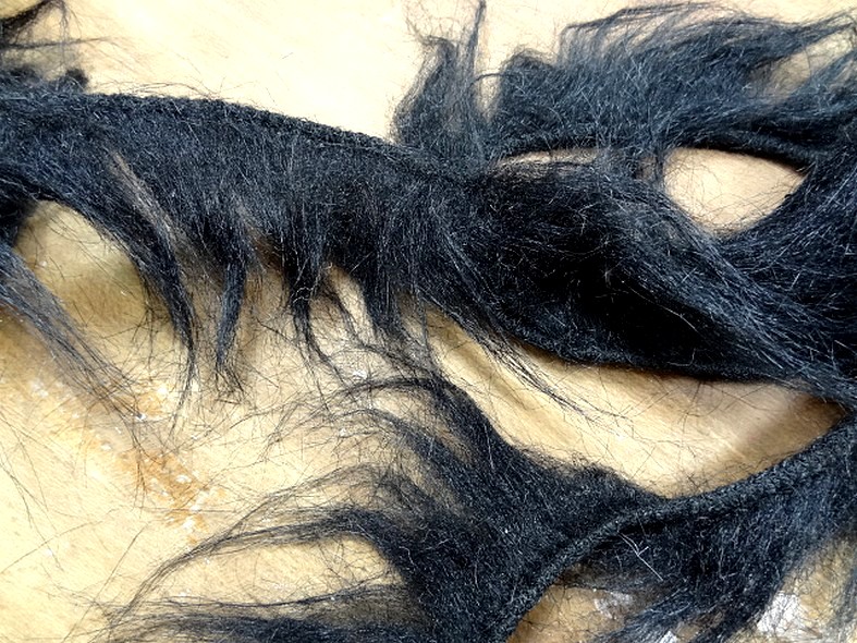 Galon cruella noir fausse fourrure 1