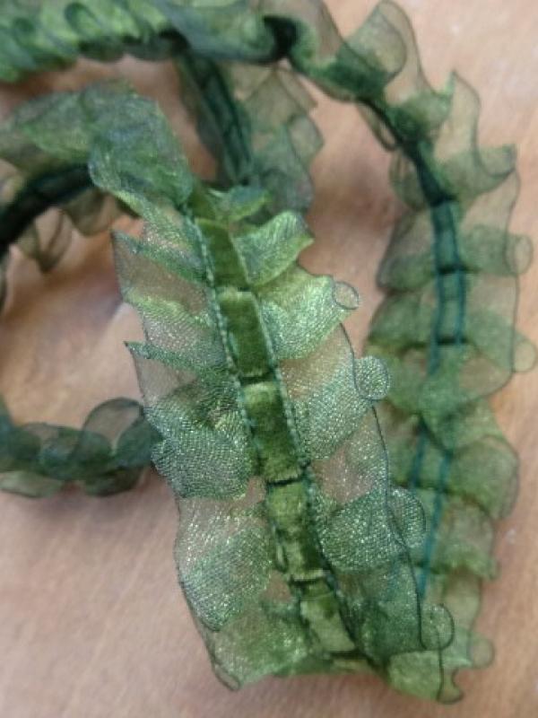 Galon d organza bouillonnant vert foret 