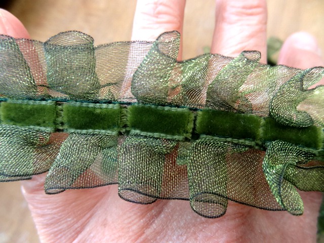 Galon d organza bouillonnant vert foret 2