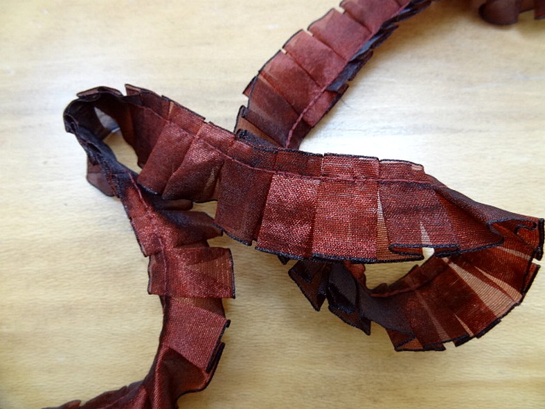 Galon d organza plis plats bordeaux noir 1