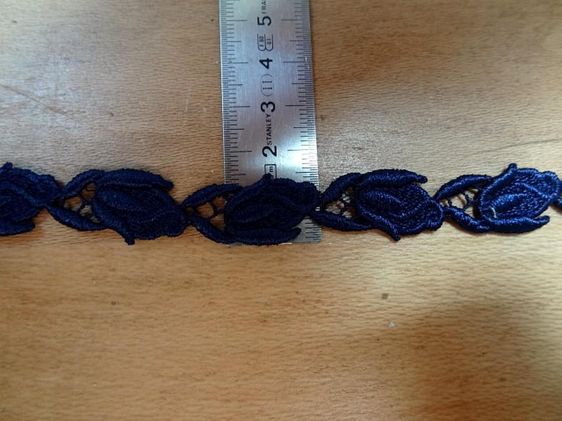 Galon de broderie boutons de rose bleu nuit 3