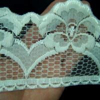 Galon dentelle blanc casse motif pensee 1 
