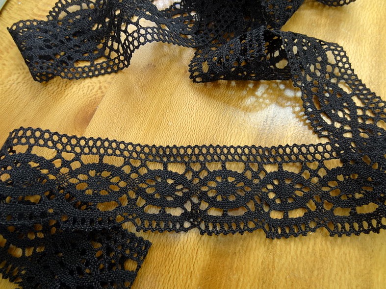 Galon dentelle lin noir 1