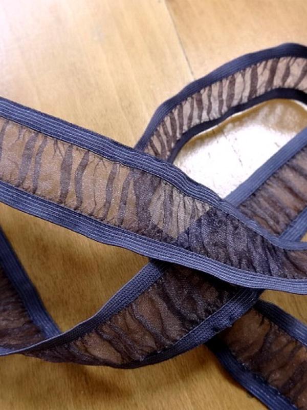 Galon elastique en organza aubergine entre deux ou bretelles 3 