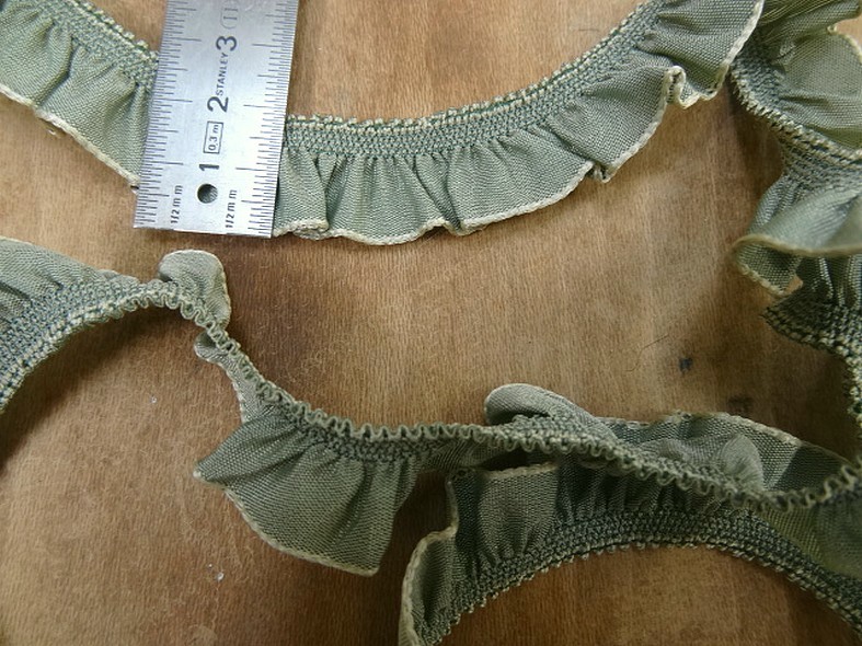 Galon elastique en taffetas vert de gris 2