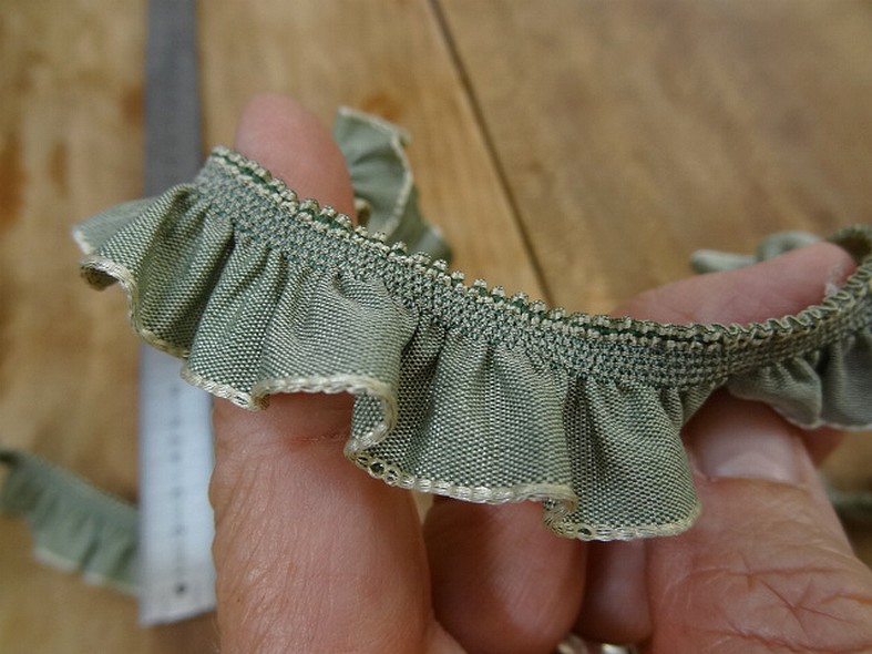 Galon elastique en taffetas vert de gris 3