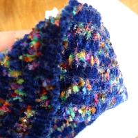 Galon elastique velours chenille bleu tachete 2 