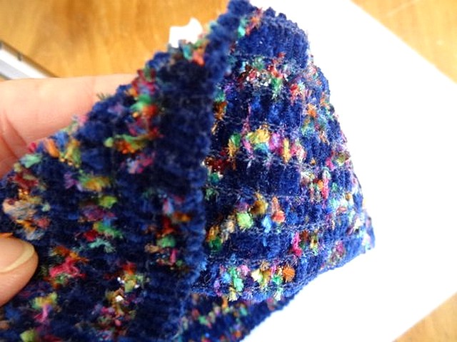 Galon elastique velours chenille bleu tachete 2