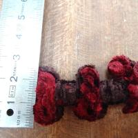 Galon elastique velours chenille marron rouge pompons 3d 2 