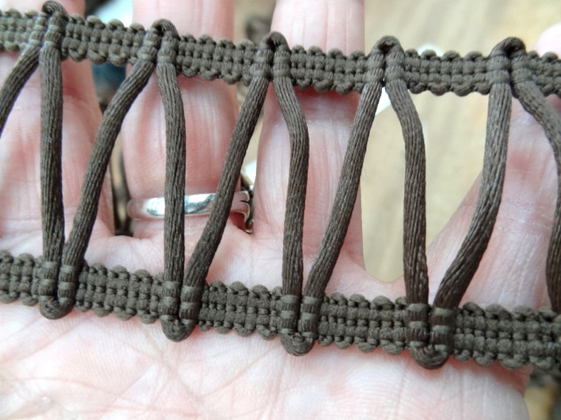 Galon entre deux morgane brun 2