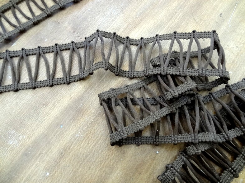 Galon entre deux morgane brun